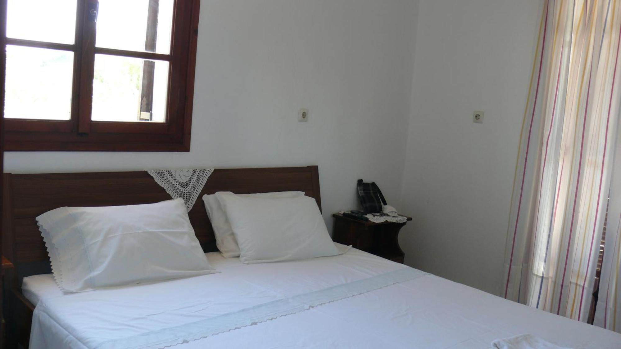 Areti Orfeas Studios Vasilikí Habitación foto